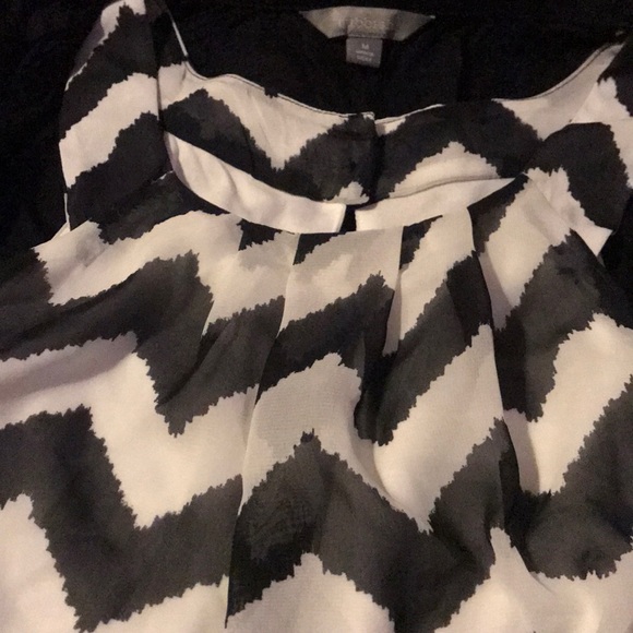 Sheer chevron halter top - Picture 6 of 8